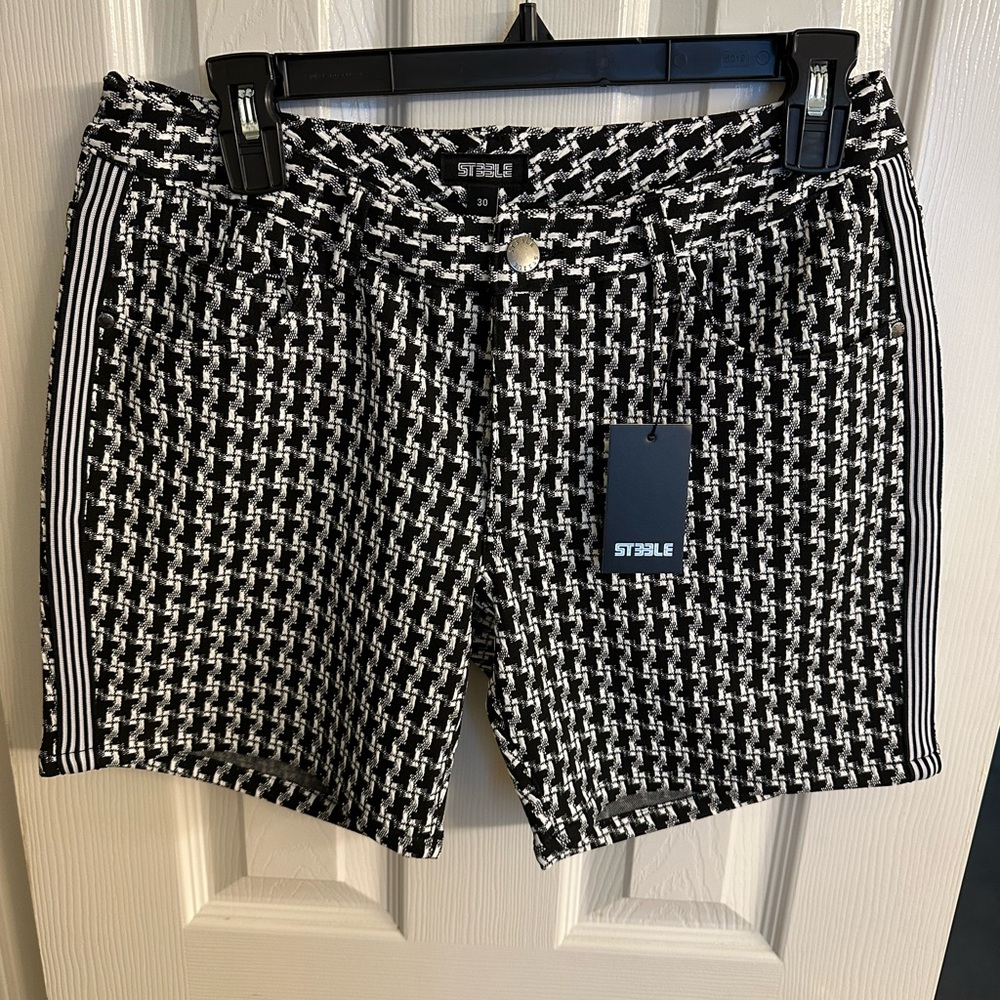 Men’s ST33LE Black and White mini check shorts